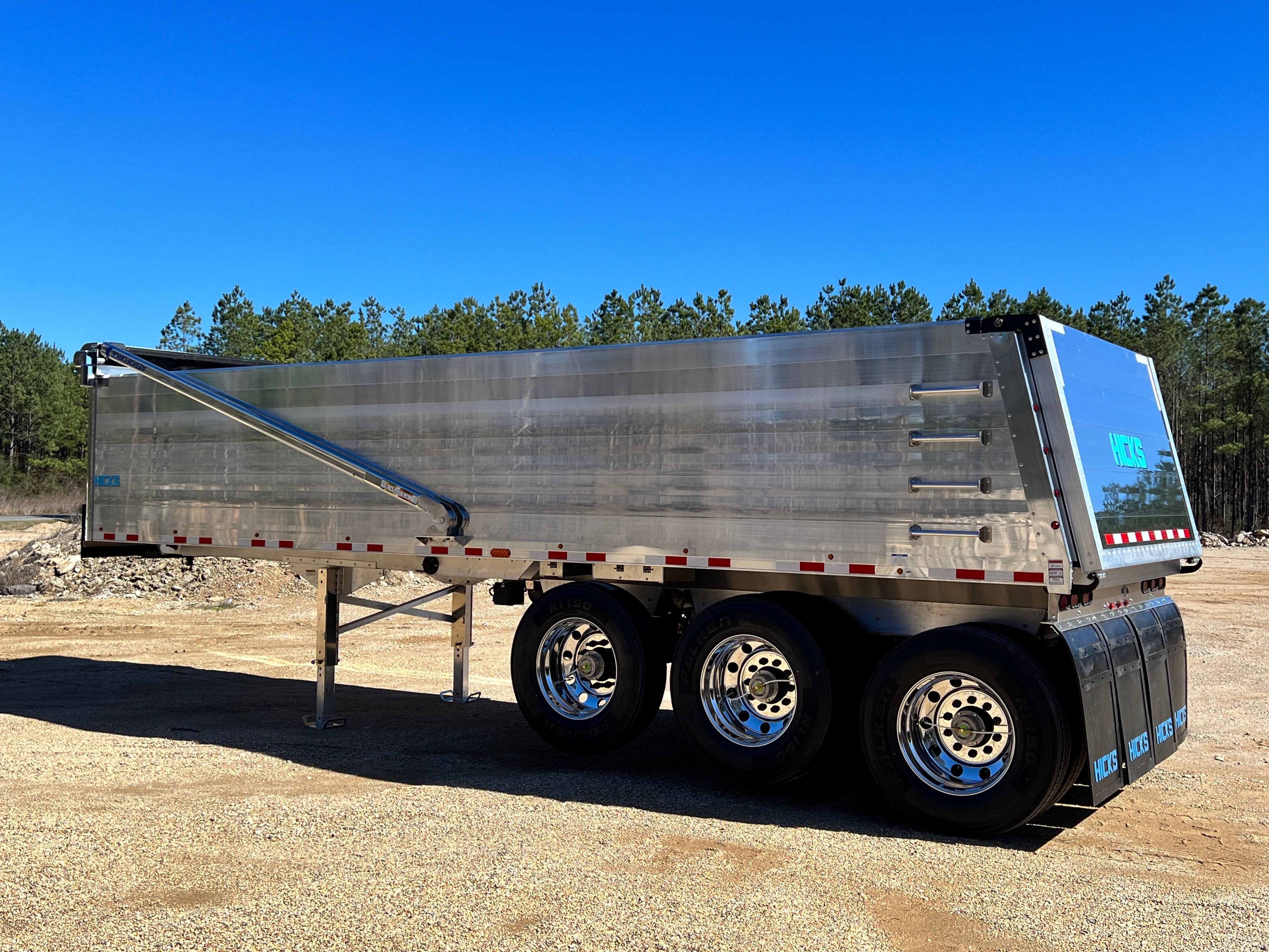 Hicks Cajun Trinity 30ft Aluminum End Dump